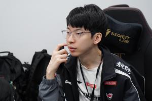 作用不能只在開游戲??！Hope世界賽把把對(duì)線劣勢(shì) 狀態(tài)急需調(diào)整