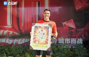 蓉城鐵血隊(duì)長(zhǎng)！小吧為周定洋制作漫畫人物海報(bào)，本人社媒點(diǎn)贊