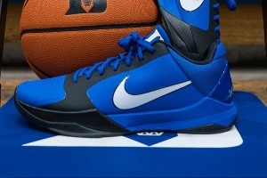 牌面拉滿！杜克大學(xué)女籃官方曬出校隊(duì)專屬配色的Kobe 5 PE