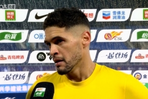 西海岸外援里切利：因為判罰和犯規(guī)導(dǎo)致兩人罰下，輪不到我來點評