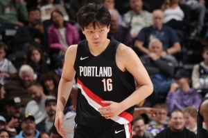 美記談楊瀚森因表現(xiàn)不佳落淚：我現(xiàn)在更看好他了