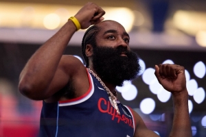 媒體人談哈登有6歲兒子：這刷新了我對保密的認知 他在籃網(wǎng)已當?shù)? >
                                        </div>
                                    </div>
                                    <div   id=