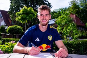 斯塔赫：納帥尚未明確告知他需要我踢6號(hào)位，但這個(gè)位置我也能踢