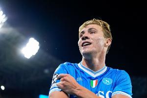 人挪活！霍伊倫本月各項(xiàng)賽事打進(jìn)6球，與哈蘭德并列五大聯(lián)賽最多