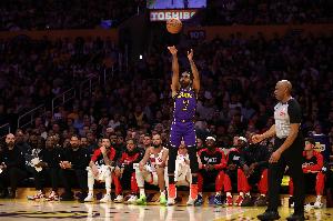 海斯談文森特爆發(fā)：他在訓(xùn)練營(yíng)就很出色 我喜歡搭檔這種后衛(wèi)