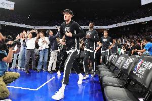 媒體人：小曾沒展示出真正實(shí)力 身體和籃網(wǎng)沒給設(shè)計(jì)戰(zhàn)術(shù)是原因