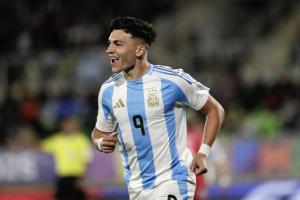 德天空：勒沃庫森愿意冬窗外租19歲前鋒薩爾科，球員世青賽6場4球