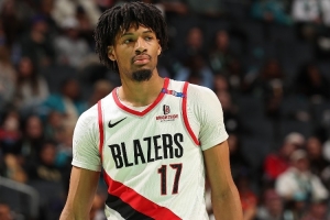 外線還沒開！夏普首節(jié)出戰(zhàn)7分鐘 5中2&三分3中0拿到6分1助