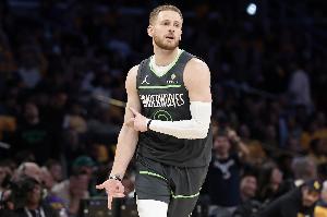 替補火力點！迪文岑佐半場6中3拿下7分3籃板