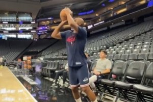 小菜一碟！快船官方曬保羅訓(xùn)練視頻：超遠(yuǎn)負(fù)角度三分一擊命中