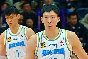 若小曾回CBA首鋼陣容：周琦趙睿曾凡博陳盈駿領(lǐng)銜 翟曉川雷蒙在列