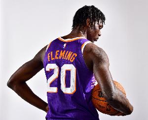 狄龍：弗萊明進(jìn)攻能力正在提升 他能成為為頂級(jí)防守者