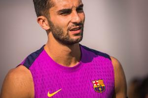 再傷一人！巴薩官方：費蘭因左腿肌肉不適，缺席對陣赫羅納的比賽