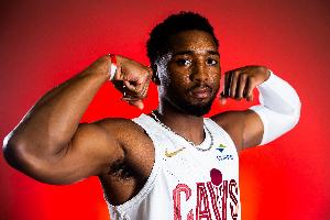 所向披靡！米切爾首節(jié)6投5中&三分3中3 獨(dú)得13分2助攻3搶斷