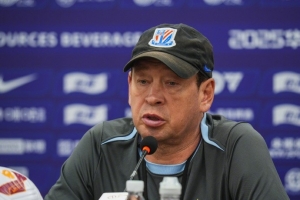 斯盧茨基：我們會在明天的比賽中全力以赴，展現(xiàn)出最好的精神面貌