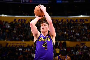 拉胯！克內(nèi)克特季前賽至今場均9.4分 三分合計31中7&命中率22.6％