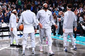 會不會太兇殘？獨(dú)行俠末節(jié)打出37-8超級攻擊波！27分大勝湖人！