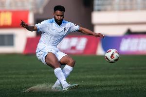 博主：大連英博周日為羅伯森舉辦退役儀式，他18日抵達(dá)大連