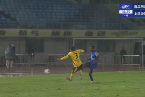 烏鴉坐飛機！趙宏略雙腿跳起蹬踏馬納法，差點吃到西海岸第三紅