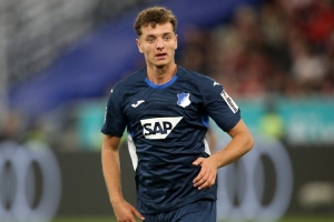 德天空：巴薩關(guān)注霍芬海姆23歲前鋒阿斯拉尼，本賽季6場4球1助