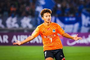 足球報(bào)：王霜無(wú)緣獲獎(jiǎng)既意外又遺憾，女足亞冠榮譽(yù)理應(yīng)更被看重