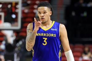 打得不錯！56號秀理查德半場4中3貢獻8分2板1助