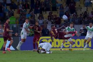 還能戰(zhàn)41歲中衛(wèi)蒂亞戈-席爾瓦98分鐘絕殺！凌空側鉤雜耍進球