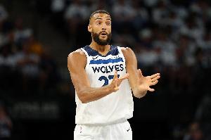 穩(wěn)定發(fā)揮！戈貝爾12中7得到16分8籃板2蓋帽 正負值+6