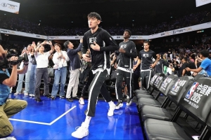 媒體人：裁掉曾凡博不是蔡老板的本意 小曾可留G聯(lián)賽尋求雙向合同