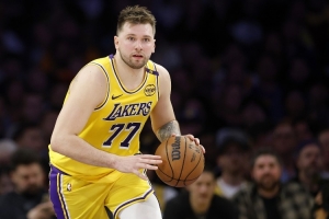 阿里納斯：新賽季東契奇可能場均三雙 他肯定會成得分王