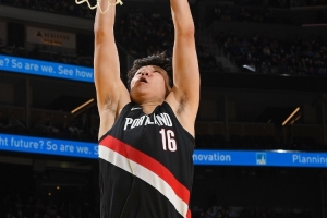 楊瀚森落淚？開拓者自媒體：這體現(xiàn)他對球隊的熱愛 有他何其有幸