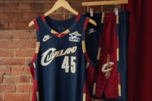 騎士經(jīng)典版球衣驚艷亮相！隊(duì)記：絕對(duì)完美 滿分10分 這球衣非常棒