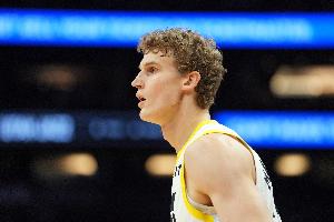 隨便打打！馬爾卡寧出戰(zhàn)21分鐘 10中6得到15分3板5助1帽