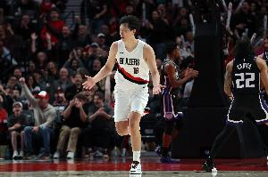 媒體人：楊瀚森逐漸找到適合自己的節(jié)奏 看高球商的人打球是享受