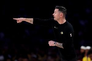 湖人末節(jié)被打一波37-8遭逆轉(zhuǎn) 季前賽戰(zhàn)績1勝4負(fù) 僅贏勇士