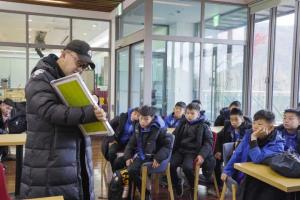 靠足球小將賺錢(qián)？董路：我們不跟孩子們簽約，也沒(méi)球員交易簽約費(fèi)