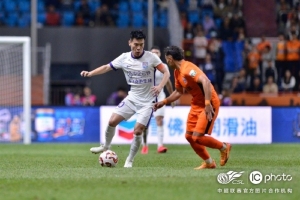 感謝球迷的支持與包容，更感謝遠(yuǎn)征球迷在逆境中堅(jiān)守與吶喊！