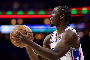 正負(fù)值+18全隊(duì)最高！馬克西出場(chǎng)30分鐘 17中10拿到27分4板7助