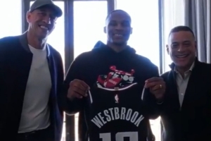 震驚！九屆全明星威少“淪為”球童 在訓練時負責給隊友撿球