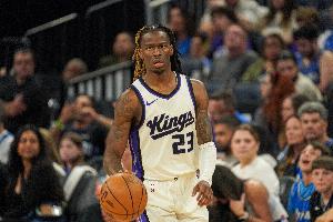 手感火熱！基翁-埃利斯上半場三分5中4得到12分1板2助2斷