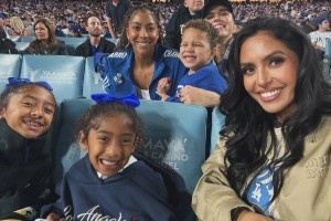 晉級(jí)世界大賽！瓦妮莎帶倆娃與坎迪斯-帕克一同觀看道奇隊(duì)比賽