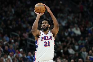 久違的小中投！恩比德時(shí)隔237天再在NBA賽場(chǎng)得分！