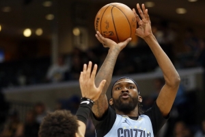 灰熊官方：球隊已簽下德容-雅羅 并裁掉勞森-洛夫林