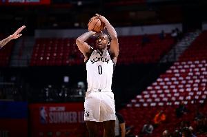 雷霆官方：球隊(duì)裁掉前鋒懷特黑德&扎克-奧斯汀&馬萊維-萊昂斯