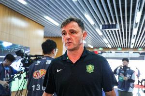 足球報(bào)：國(guó)安近5輪4負(fù)，球隊(duì)絕非僅僅靠換帥就能立刻走出低谷