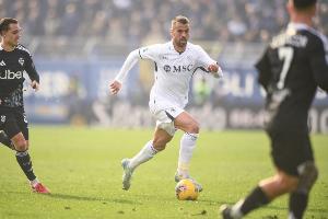 斯皮納佐拉：我們踢得過于文雅 傷病潮影響？我們陣容厚實