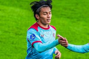 狀態(tài)爆棚上田綺世腳后跟破門半場(chǎng)戴帽 9輪11球領(lǐng)跑荷甲射手榜