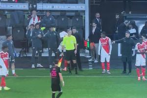 不給新帥面子法蒂被換后沒握手直接下場，遭主帥“死亡凝視”