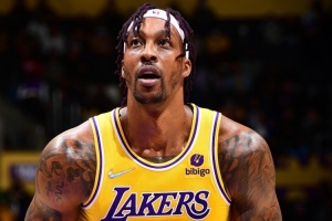 霍華德：有些球員拿到工資2周就花完了 他們會(huì)買些不可思議的東西