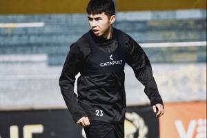 千人漁村創(chuàng)造奪冠奇跡！19歲國(guó)青隊(duì)長(zhǎng)艾菲爾丁曾租借至此但0出場(chǎng)